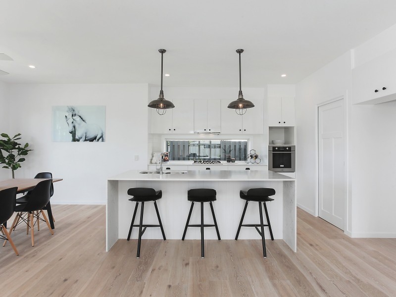 42 Tallebudgera Drive, Palm Beach QLD 4221