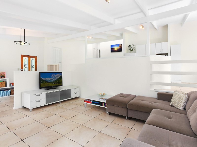 7 Exmouth Court, Elanora QLD 4221