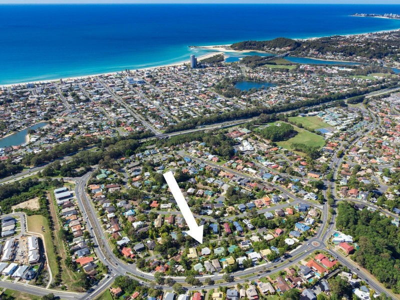 7 Exmouth Court, Elanora QLD 4221