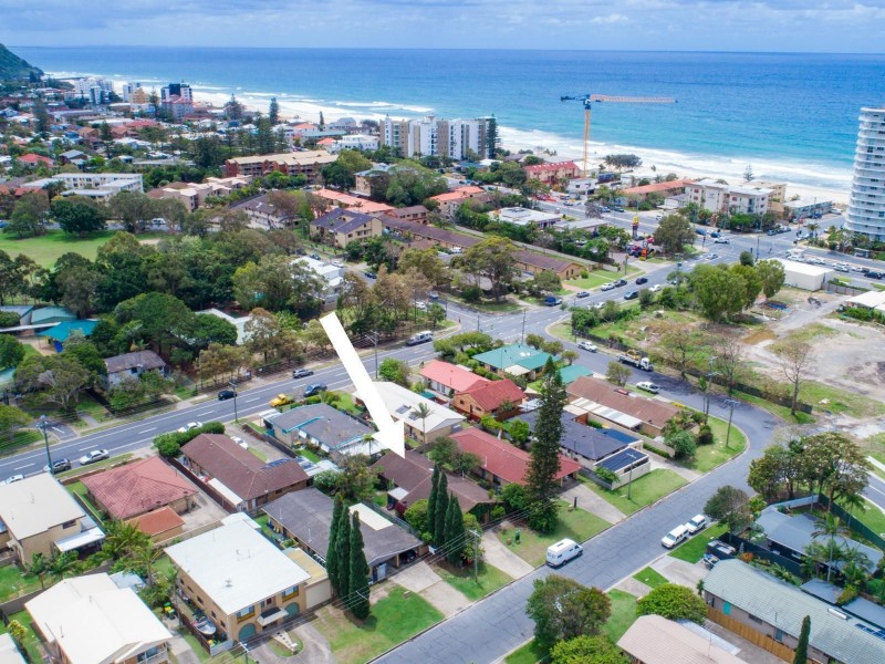 7 Walker Avenue, Palm Beach QLD 4221