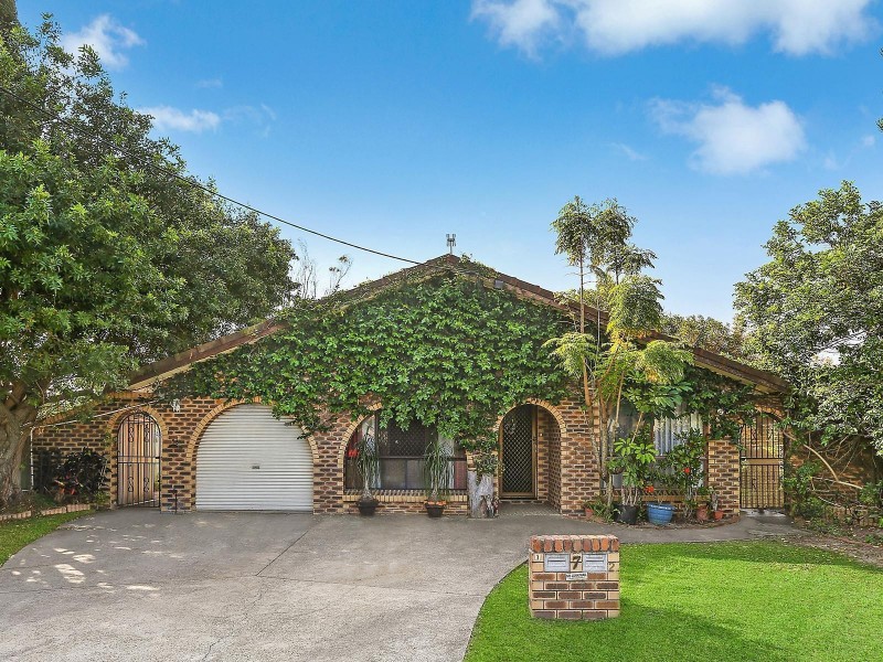 7 Walker Avenue, Palm Beach QLD 4221