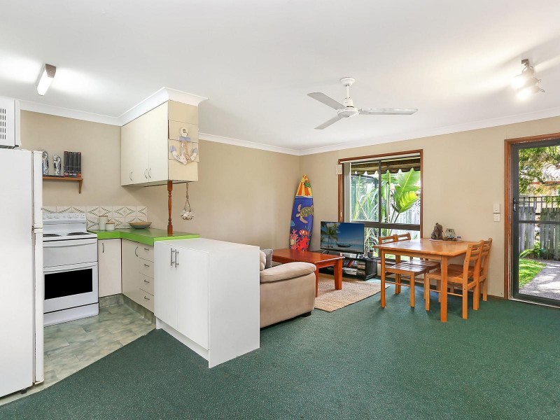 7 Walker Avenue, Palm Beach QLD 4221