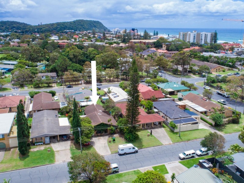 7 Walker Avenue, Palm Beach QLD 4221