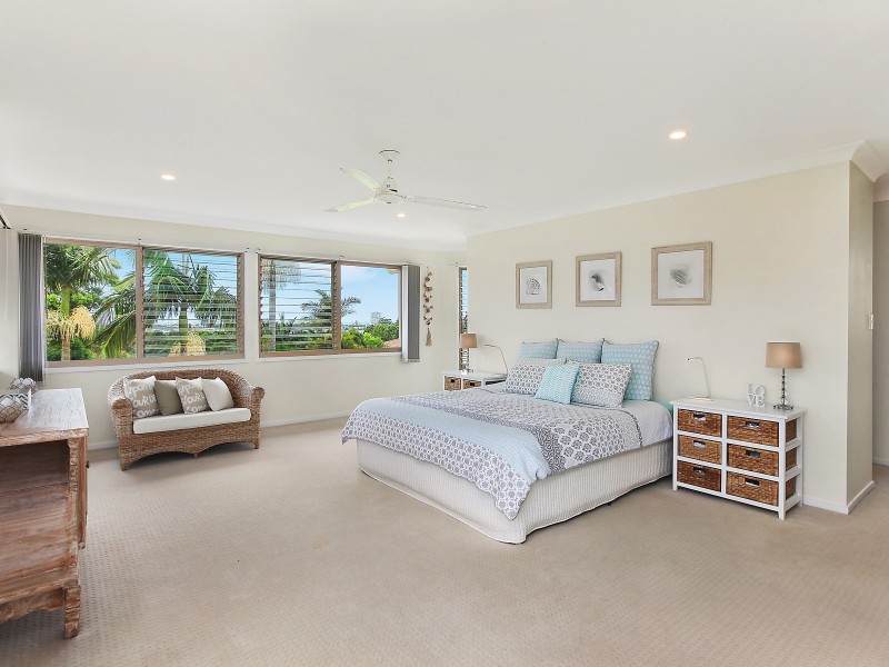 12 Rees Court, Elanora QLD 4221