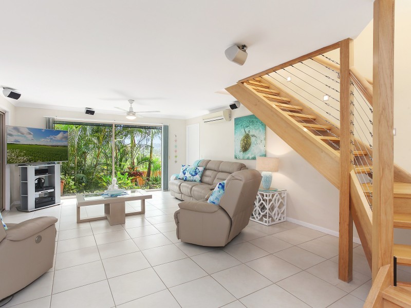 12 Rees Court, Elanora QLD 4221