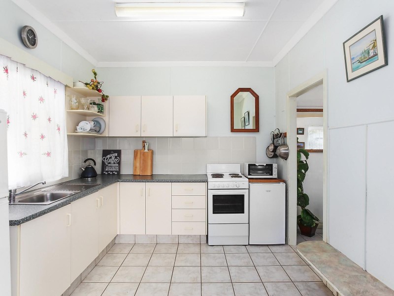 218-220 Cypress Terrace, Palm Beach QLD 4221