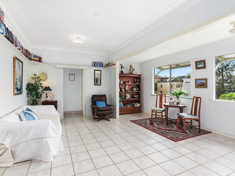 218-220 Cypress Terrace, Palm Beach QLD 4221