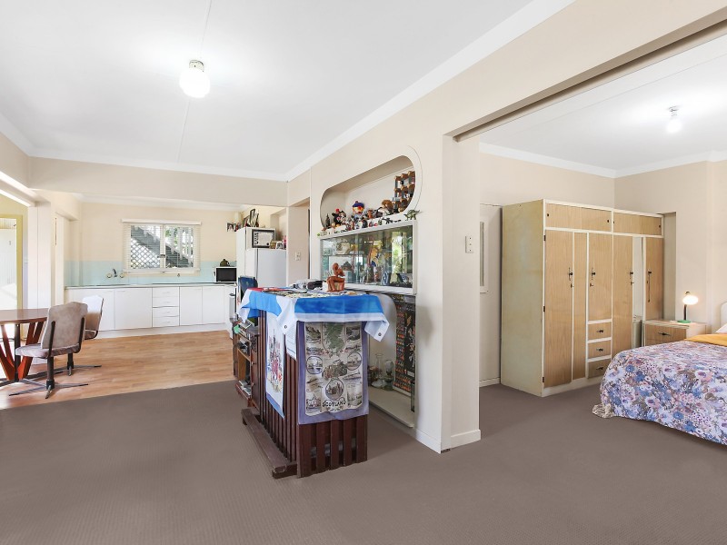 218-220 Cypress Terrace, Palm Beach QLD 4221