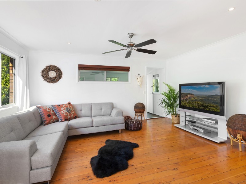 32 Poinsettia Parade, Varsity Lakes QLD 4227