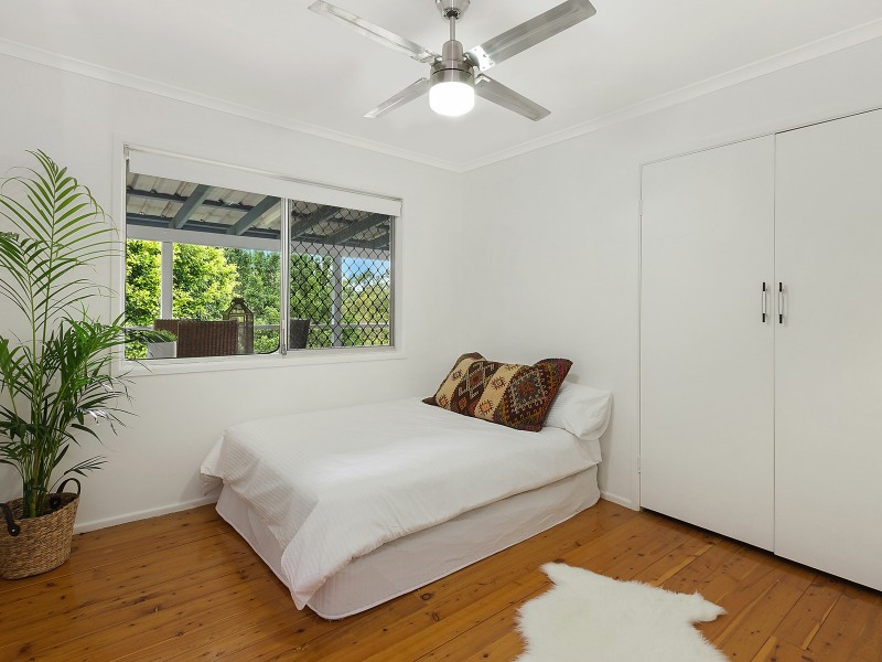 32 Poinsettia Parade, Varsity Lakes QLD 4227