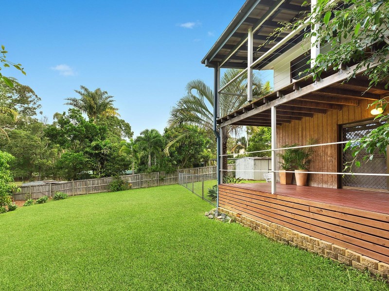 32 Poinsettia Parade, Varsity Lakes QLD 4227