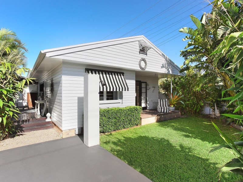 1/84 Third Avenue, Palm Beach QLD 4221