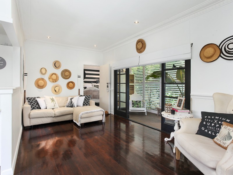 1/84 Third Avenue, Palm Beach QLD 4221