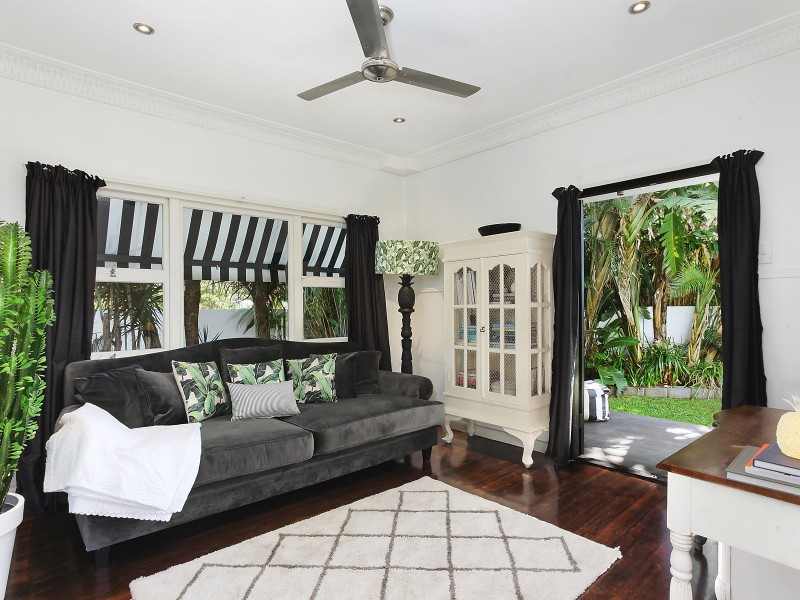 1/84 Third Avenue, Palm Beach QLD 4221