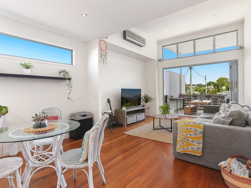 2/7 Second Avenue, Palm Beach QLD 4221