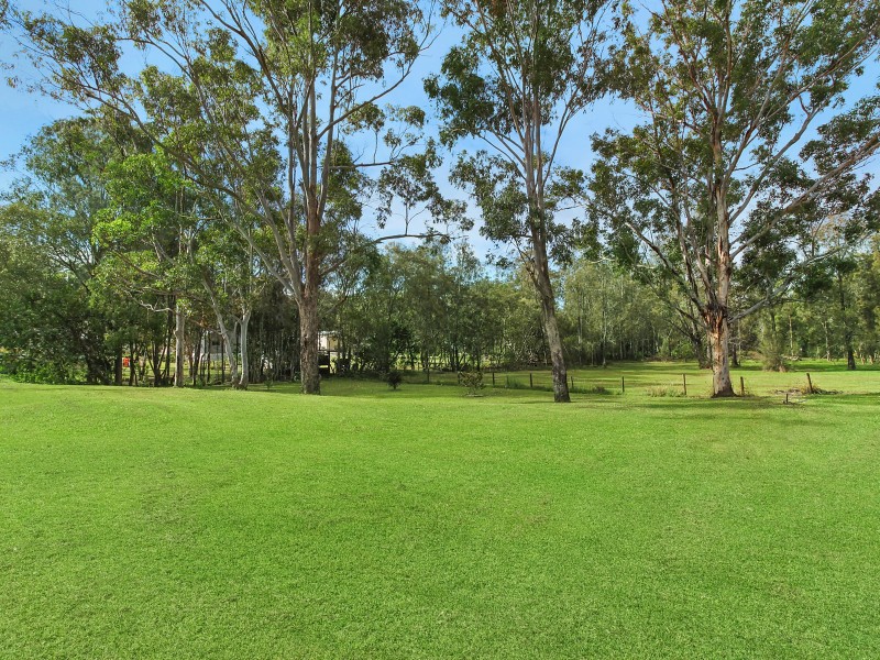 2 Daffodil Street, Tallebudgera QLD 4228