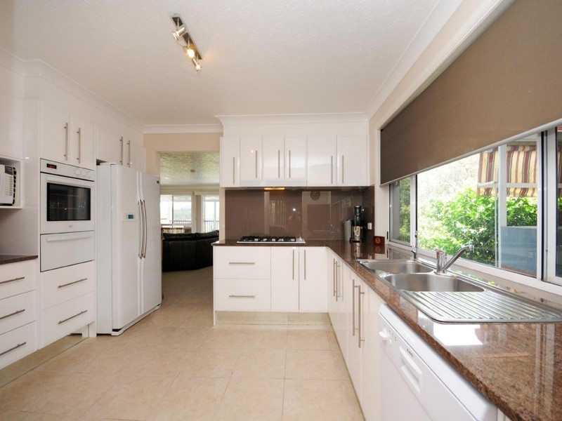 55 Jarrahdale Drive, Elanora QLD 4221