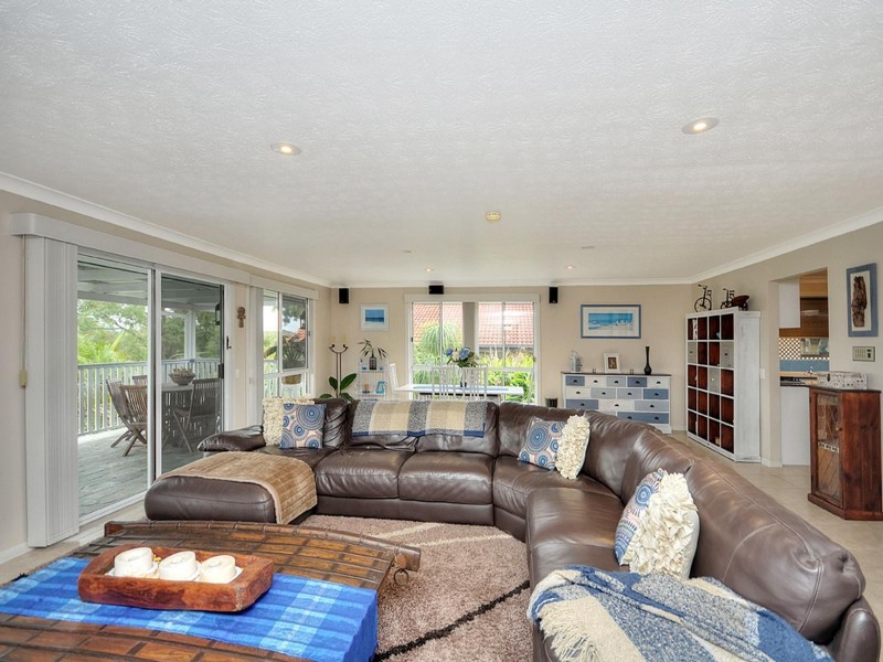 55 Jarrahdale Drive, Elanora QLD 4221