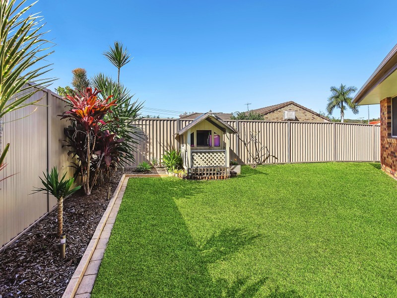 10 Cosmos Court, Elanora QLD 4221
