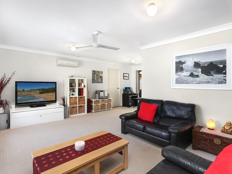 10 Cosmos Court, Elanora QLD 4221