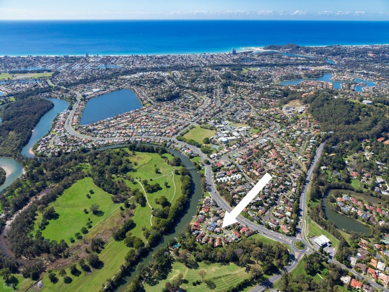 10 Cosmos Court, Elanora QLD 4221