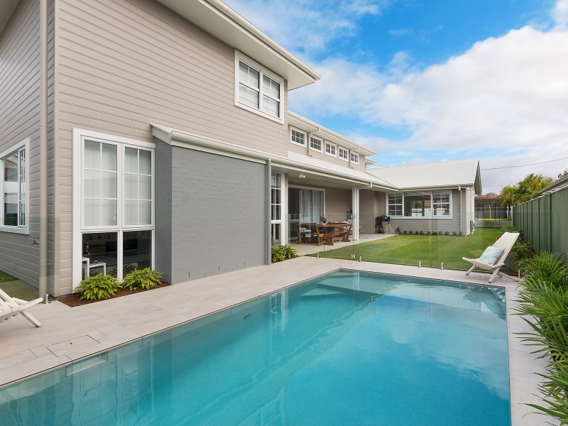 25 Denawen Street, Palm Beach QLD 4221