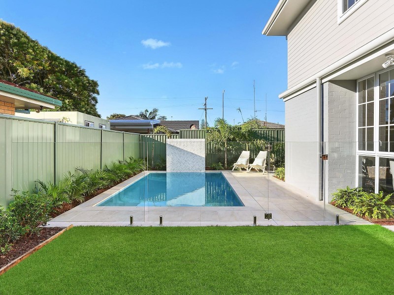 25 Denawen Street, Palm Beach QLD 4221