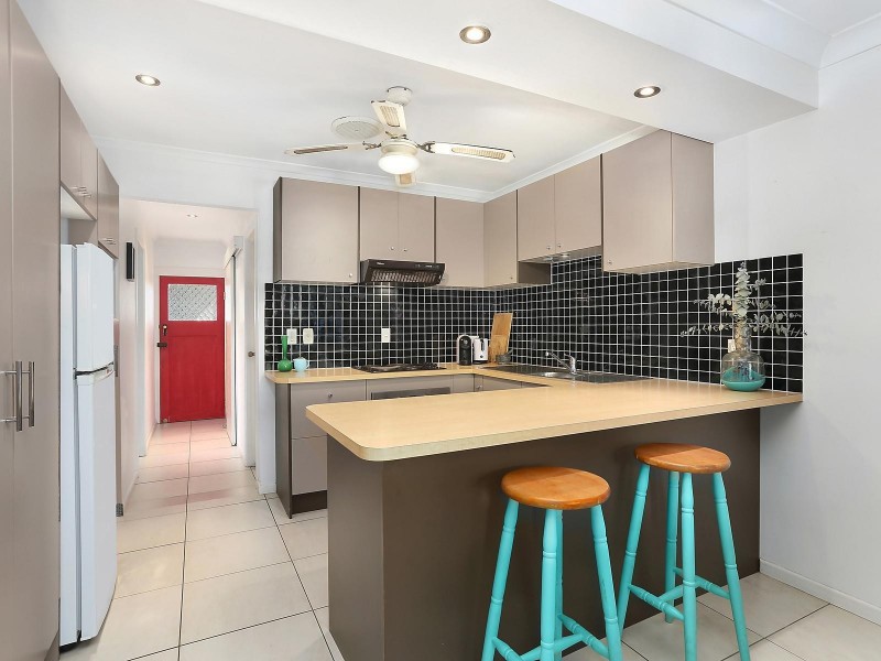 32a & 32b Sarawak Avenue, Palm Beach QLD 4221