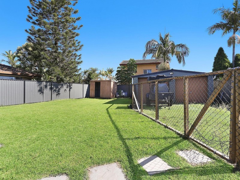32a & 32b Sarawak Avenue, Palm Beach QLD 4221