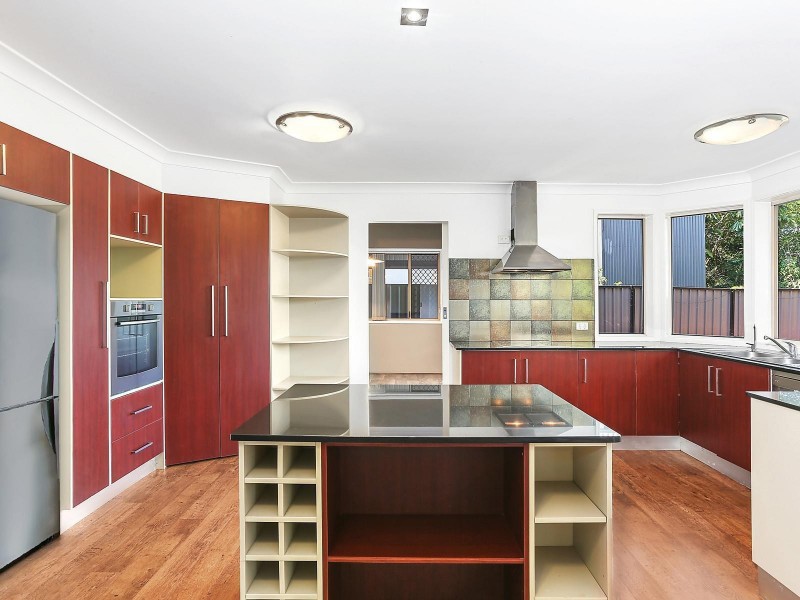 12 Jarrahdale Drive, Elanora QLD 4221