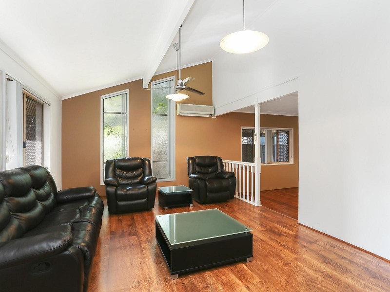 12 Jarrahdale Drive, Elanora QLD 4221