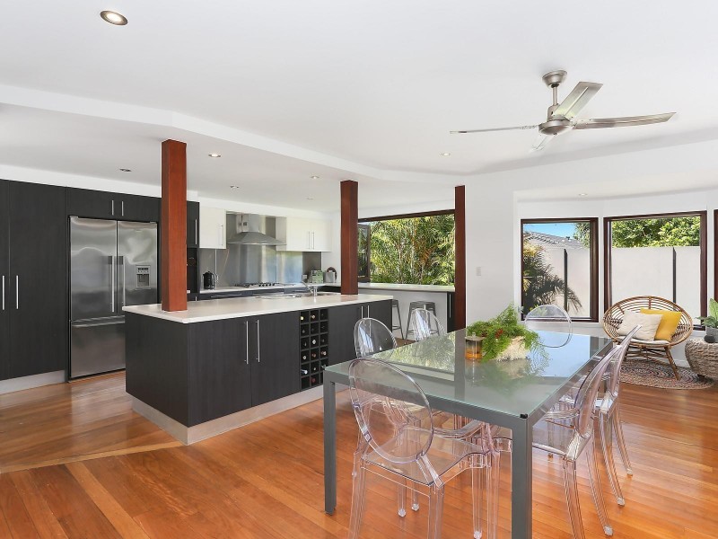 213 Mallawa Drive, Palm Beach QLD 4221