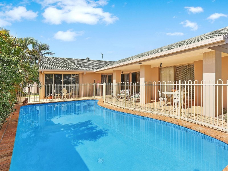 38 Newport Drive, Robina QLD 4226