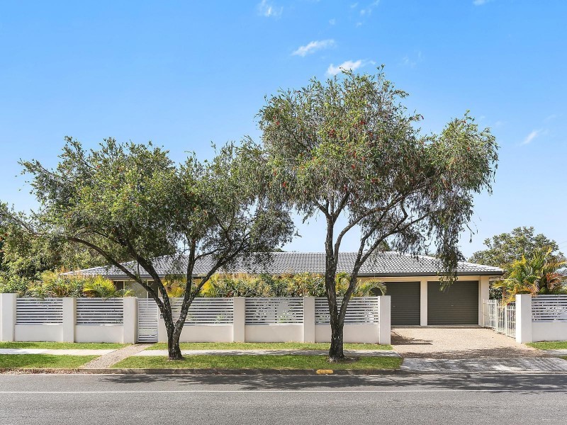 37 Tatha Avenue, Palm Beach QLD 4221