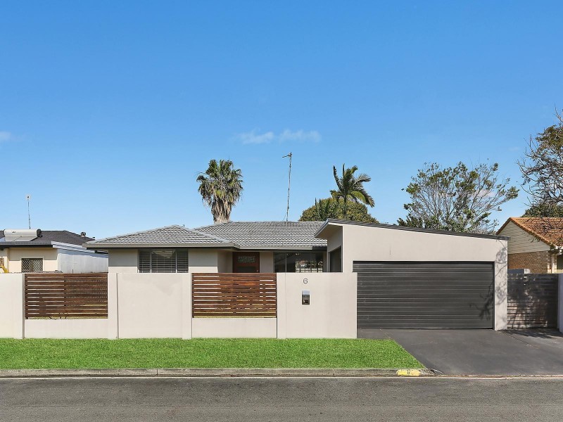 6 Barklya Place, Palm Beach QLD 4221