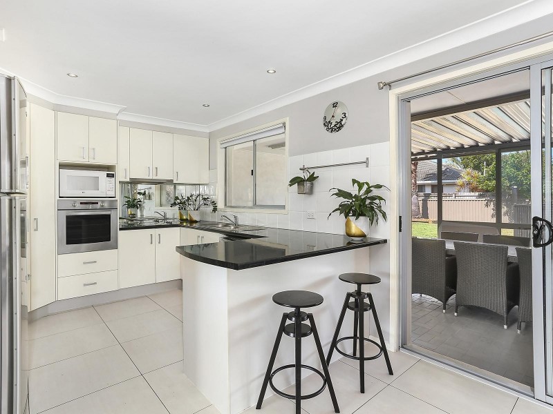 6 Barklya Place, Palm Beach QLD 4221