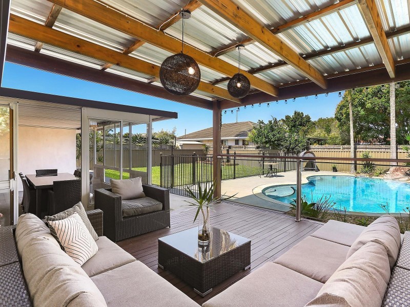 6 Barklya Place, Palm Beach QLD 4221