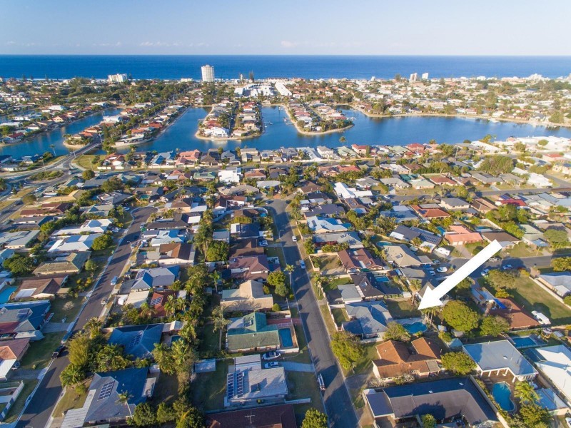 6 Barklya Place, Palm Beach QLD 4221