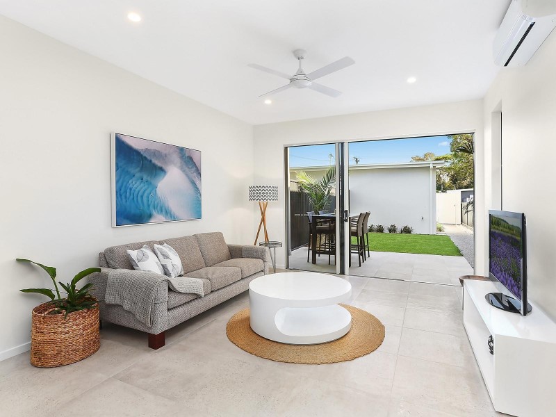 1/34 Twenty Fifth Avenue, Palm Beach QLD 4221