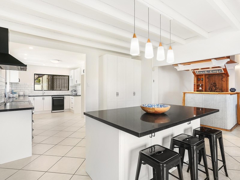 86 Mallawa Drive, Palm Beach QLD 4221