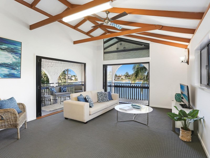 86 Mallawa Drive, Palm Beach QLD 4221
