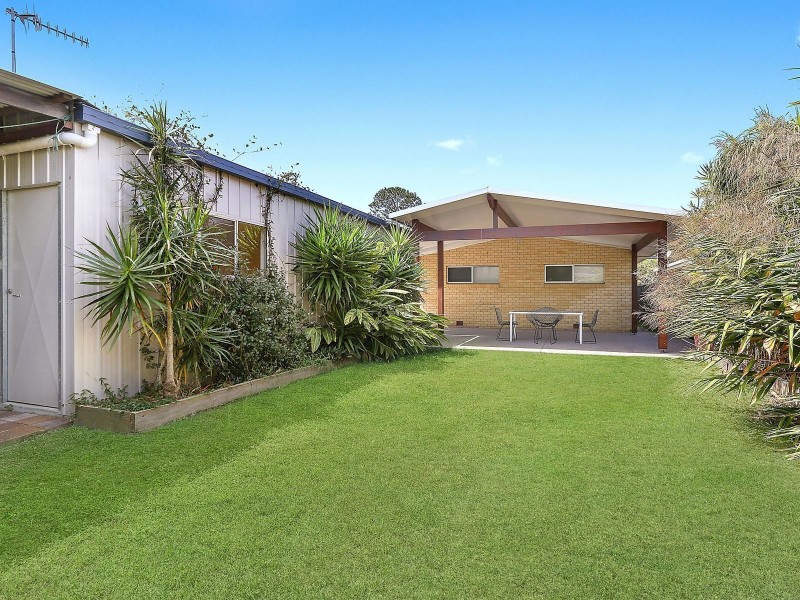 24 Leyte Avenue, Palm Beach QLD 4221