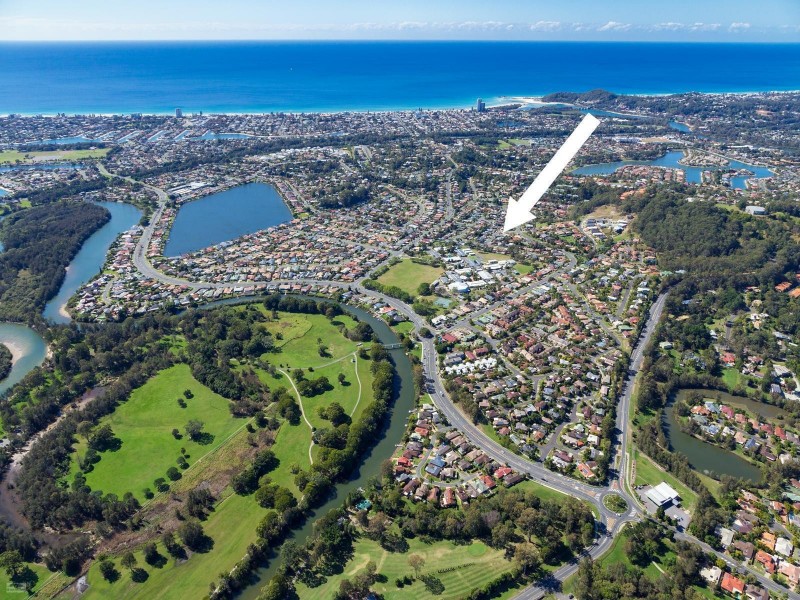 9 Amadeus Street, Elanora QLD 4221