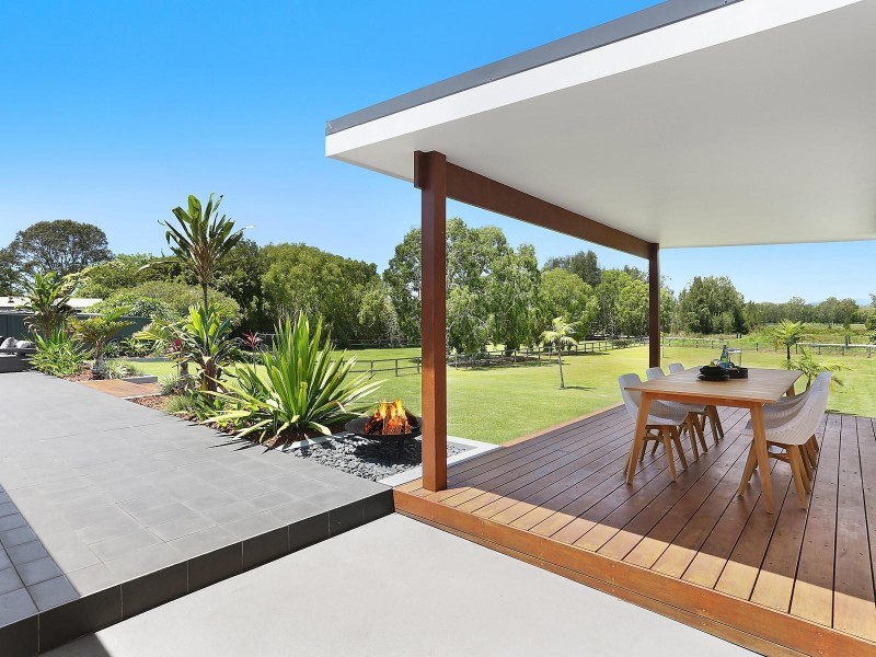 11 Larch Street, Tallebudgera QLD 4228