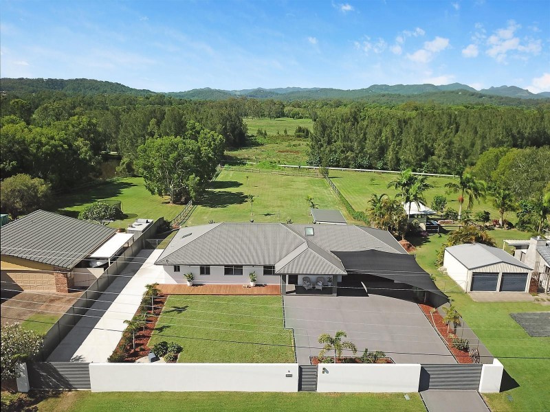 11 Larch Street, Tallebudgera QLD 4228