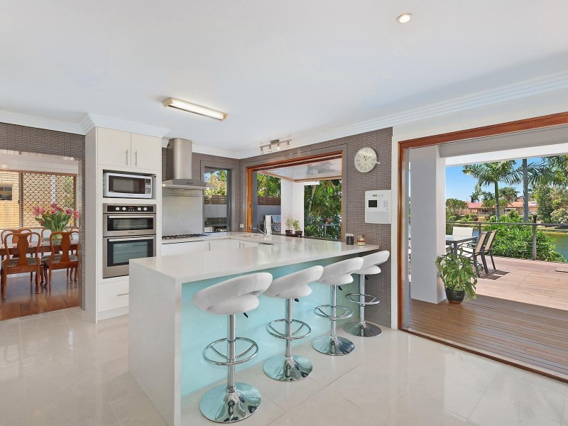 40 Pinnacle Court, Robina QLD 4226