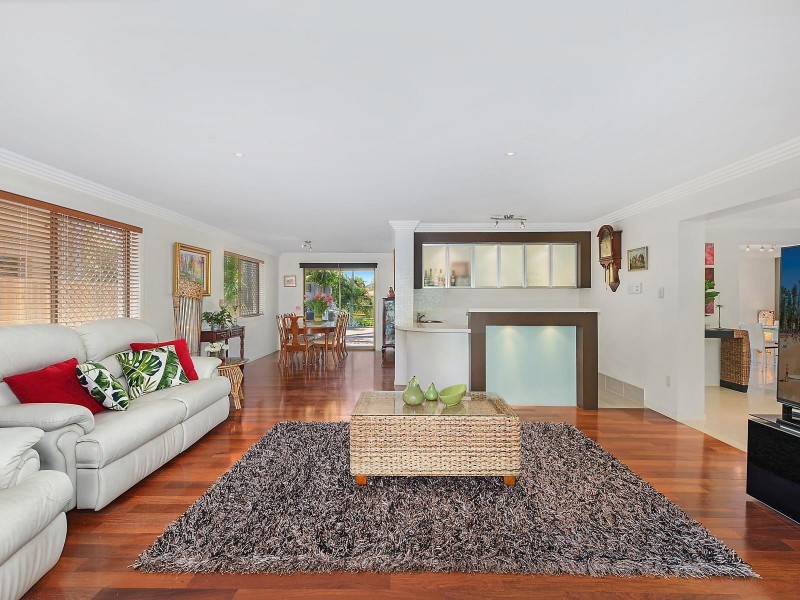 40 Pinnacle Court, Robina QLD 4226