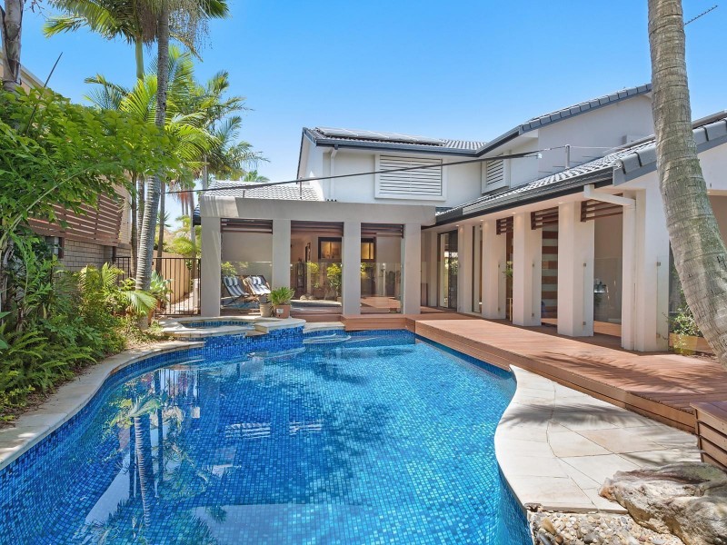 40 Pinnacle Court, Robina QLD 4226