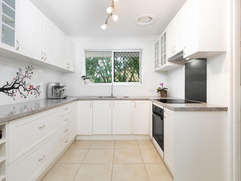 11 Doggett Drive, Miami QLD 4220