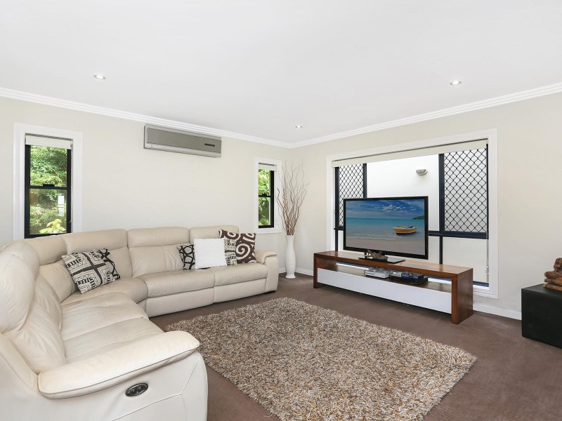 24 Laurina Court, Elanora QLD 4221